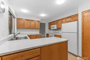 8201 181st Pl SW, Edmonds, WA 98026 - Photo 14