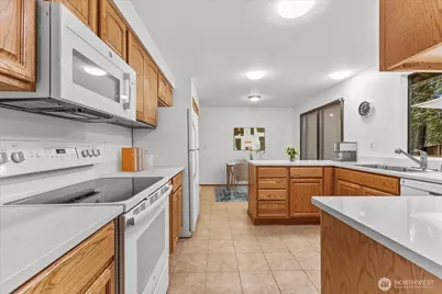 8201 181st Place SW, Edmonds, WA 98026 - Photo 6