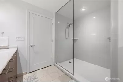 10700 NE 4th Street #1006, Bellevue, WA 98004 - Photo 14