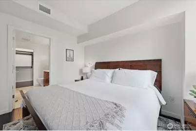 10700 NE 4th Street #1006, Bellevue, WA 98004 - Photo 12