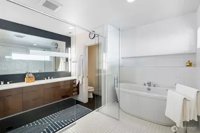 7734 Seward Park Avenue S, Seattle, WA 98118 - Photo 24