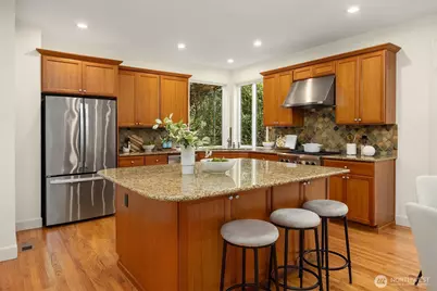 1306 275th Place SE, Sammamish, WA 98075 - Photo 10