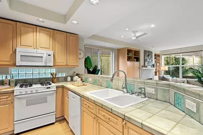 3900 2nd Avenue NE #207, Seattle, WA 98105 - Photo 14