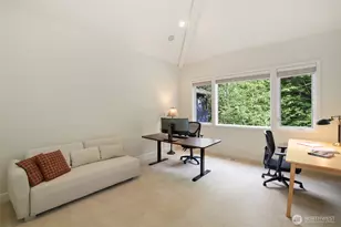 25846 NE 4th Pl, Sammamish, WA 98074 - Photo 10