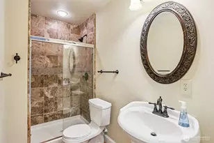 25846 NE 4th Pl, Sammamish, WA 98074 - Photo 32