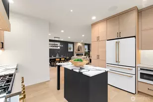 3032 NE Blakeley St, Seattle, WA 98105 - Photo 8