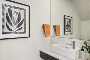 926 N 35th St, Seattle, WA 98103 - Photo 18