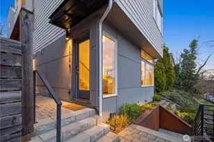 926 N 35th St, Seattle, WA 98103 - Photo 2