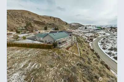 214 Stehekin Way, Chelan, WA 98816 - Photo 4