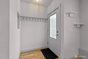 206 N 100th St, Seattle, WA 98133 - Photo 8