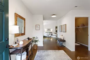 8415 44th Ave S, Seattle, WA 98118 - Photo 2