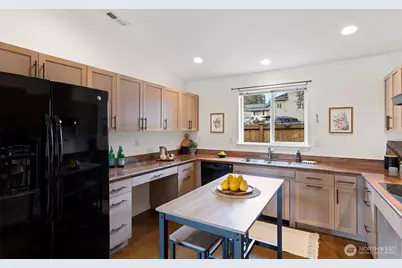 8415 44th Avenue S, Seattle, WA 98118 - Photo 10