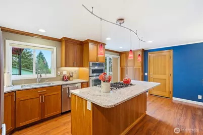 7203 Olympic Drive, Everett, WA 98203 - Photo 2