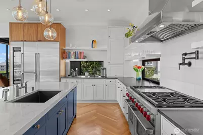 362 Ward Street, Seattle, WA 98109 - Photo 10