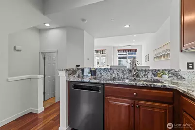 1621 Huckleberry Circle #1621, Issaquah, WA 98029 - Photo 10