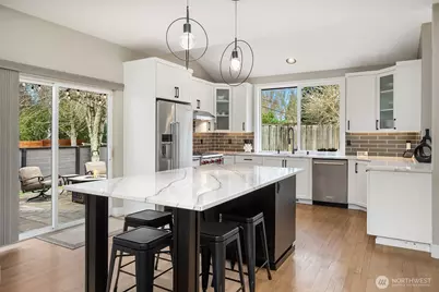 8406 NE 121st Place, Kirkland, WA 98034 - Photo 8