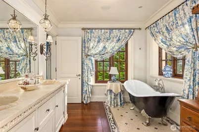 8010 Grand Avenue NE, Bainbridge Island, WA 98110 - Photo 22