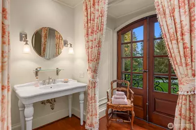 8010 Grand Avenue NE, Bainbridge Island, WA 98110 - Photo 26