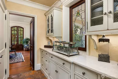 8010 Grand Avenue NE, Bainbridge Island, WA 98110 - Photo 20