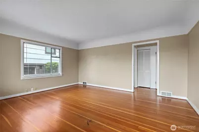 8211 20th Avenue NE, Seattle, WA 98115 - Photo 6