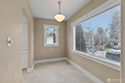 8211 20th Avenue NE, Seattle, WA 98115 - Photo 10