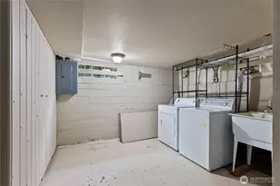 8211 20th Ave NE, Seattle, WA 98115 - Photo 28