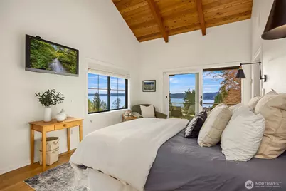 15451 Harvey Road NE, Bainbridge Island, WA 98110 - Photo 22