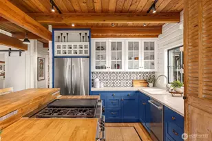 15451 Harvey Rd NE, Bainbridge Island, WA 98110 - Photo 12