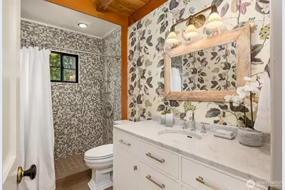 15451 Harvey Road NE, Bainbridge Island, WA 98110 - Photo 18