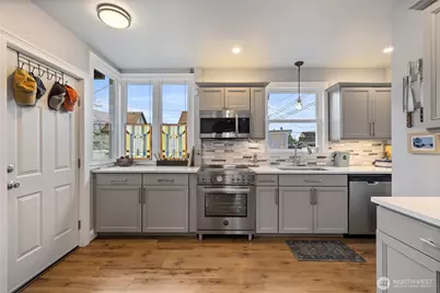 1211 S 17th Street, Tacoma, WA 98405 - Photo 8