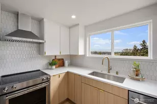 3232 26th Ave W, Seattle, WA 98199 - Photo 8