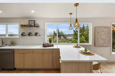 3232 26th Avenue W, Seattle, WA 98199 - Photo 10