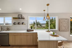 3232 26th Ave W, Seattle, WA 98199 - Photo 10