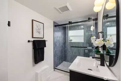 3232 26th Avenue W, Seattle, WA 98199 - Photo 20