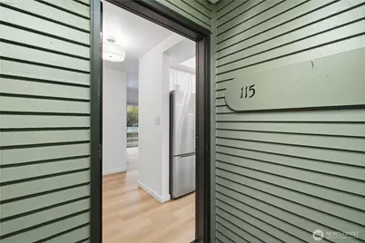 18906 8th Avenue NW #115, Shoreline, WA 98177 - Photo 2