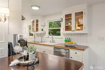 2527 72nd Avenue SE, Mercer Island, WA 98040 - Photo 8