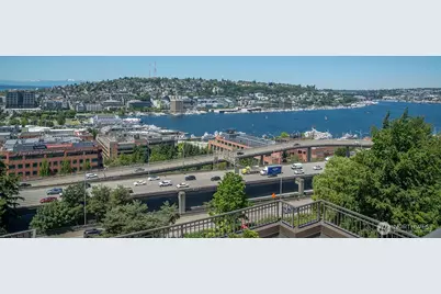 745 Bellevue Avenue E #402, Seattle, WA 98102 - Photo 14