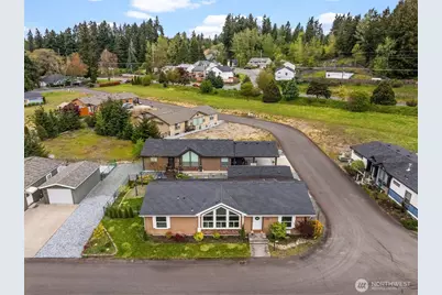 13814 21st Ave E, Tacoma, WA 98445 - Photo 2