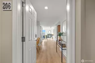 231 Belmont Ave E, Seattle, WA 98102 - Photo 14