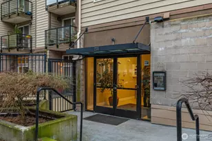 231 Belmont Ave E, Seattle, WA 98102 - Photo 34