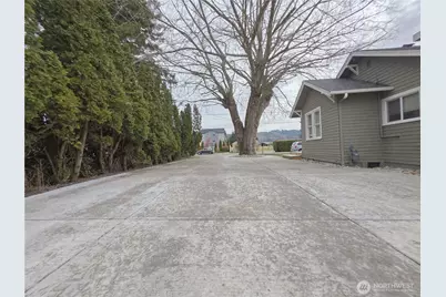 6220 Parker Road E, Sumner, WA 98390 - Photo 2