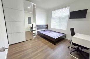 1015 NE 55th St, Seattle, WA 98105 - Photo 6