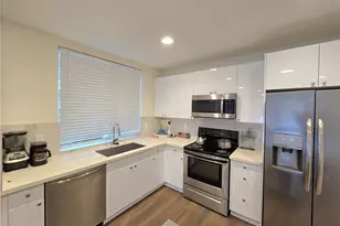 1015 NE 55th St, Seattle, WA 98105 - Photo 4