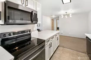 11915 Roseberg Ave S, Seattle, WA 98168 - Photo 10