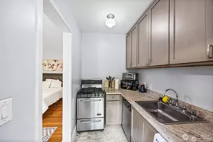 2132 5th Ave, Seattle, WA 98121 - Photo 16