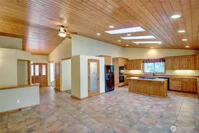 5707 316th Street NW, Stanwood, WA 98292 - Photo 10