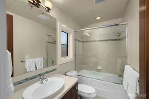 1211 N 42nd Pl, Renton, WA 98056 - Photo 24