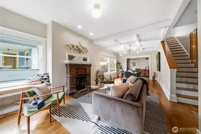 2419 7th Avenue W, Seattle, WA 98119 - Photo 4