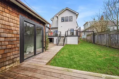 2419 7th Avenue W, Seattle, WA 98119 - Photo 36