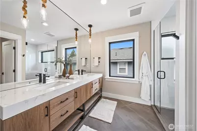 2419 7th Avenue W, Seattle, WA 98119 - Photo 20